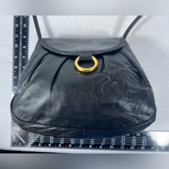 Vintage Loewe Black Leather Shoulder Bag with Embossed Anagram & Gold Ring - Picture 8 of 12